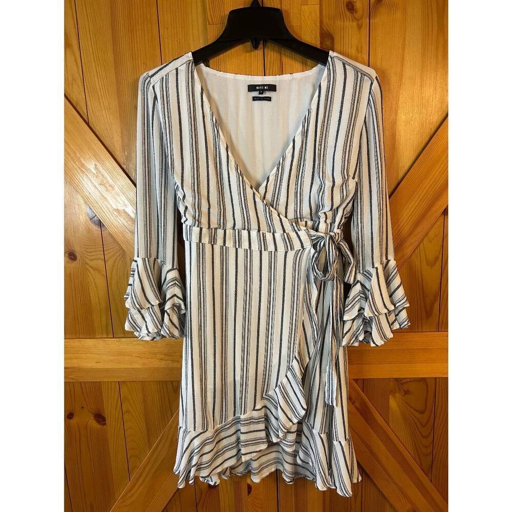 Miss Me White Black Striped Lined Wrap Dress 3/4 Sleeve Bell Cuff Size Small (50
